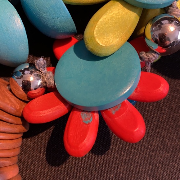 Wooden Floral Statement Necklace - Picture 10 of 10